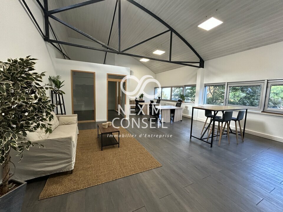 Office in Gennevilliers for sale Interior Photo- Image 1 of 10