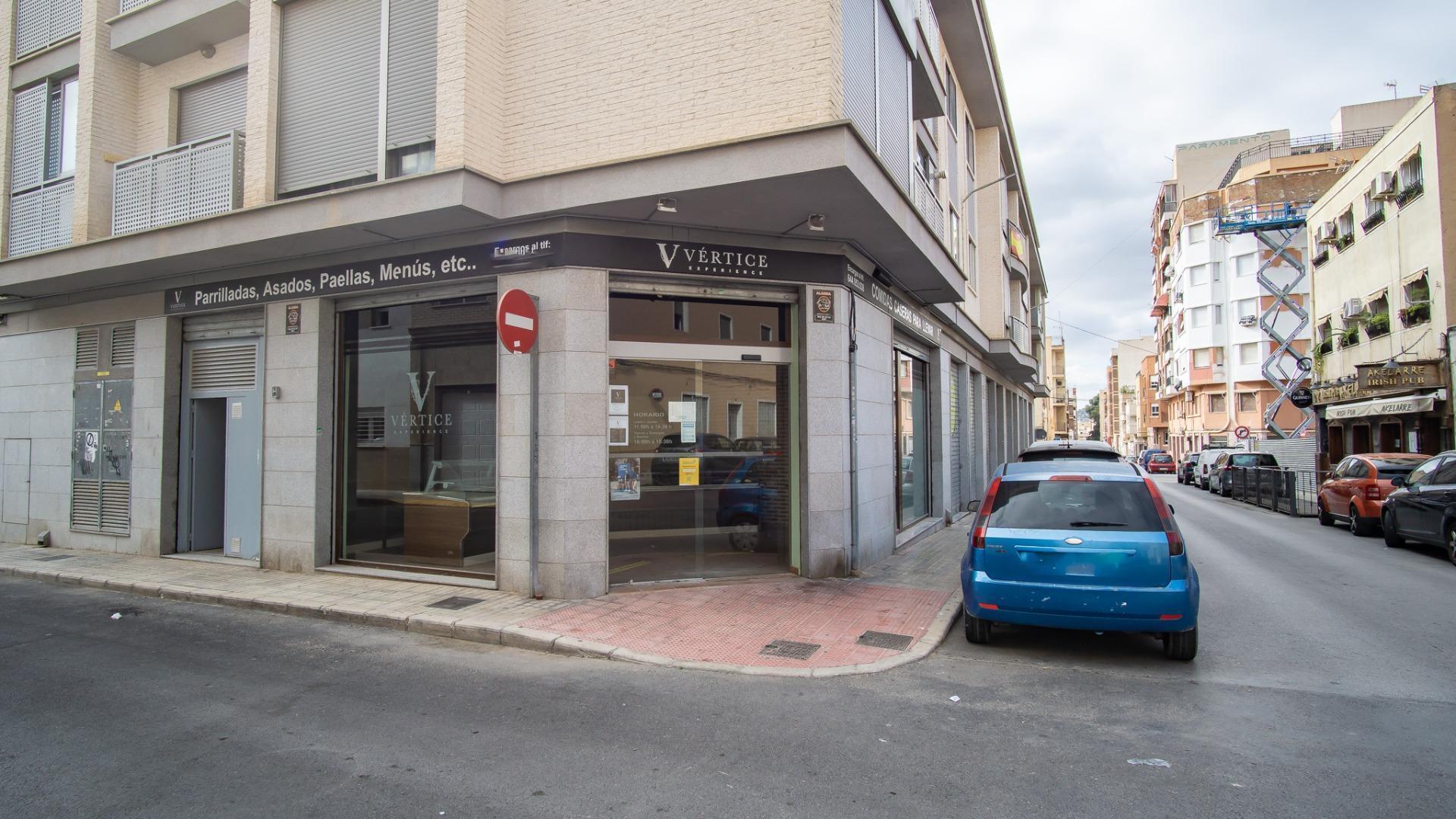 Retail in Petrer for sale Building Photo- Image 1 of 10