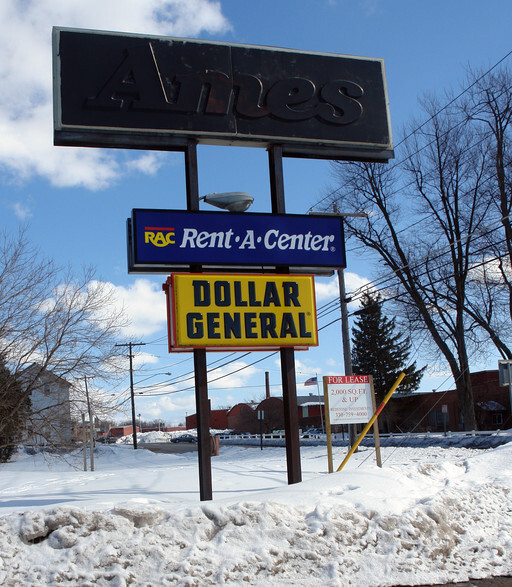 700-702 W End Ave, Carthage, NY for rent - Building Photo - Image 3 of 7