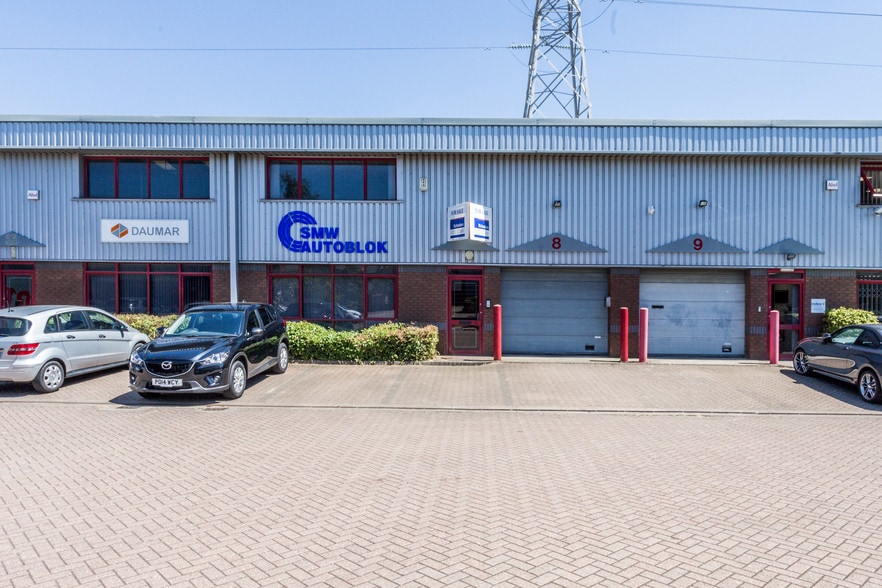 Welbeck Way, Peterborough to rent - Building Photo - Image 3 of 5