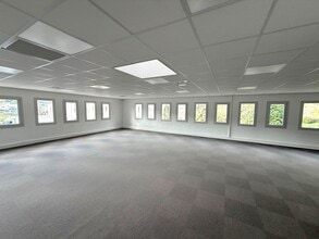 Chemin De Saint Lambert, La Penne-sur-Huveaune to rent Interior Photo- Image 2 of 8