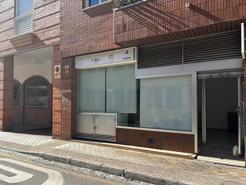 Retail in Granada, Granada for sale - Building Photo - Image 1 of 24