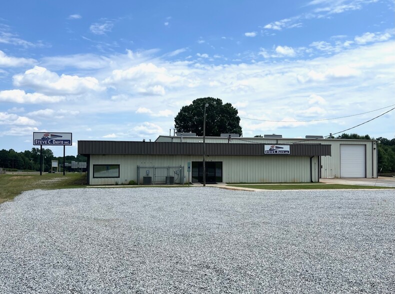 3016 Sandy Ridge Rd, Colfax, NC for sale - Building Photo - Image 3 of 10