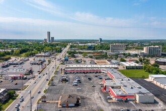 6900-6952 S Lewis Ave, Tulsa, OK for rent Building Photo- Image 1 of 6