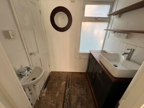 9-11 Eagle St, Ipswich to rent Interior Photo- Image 2 of 3