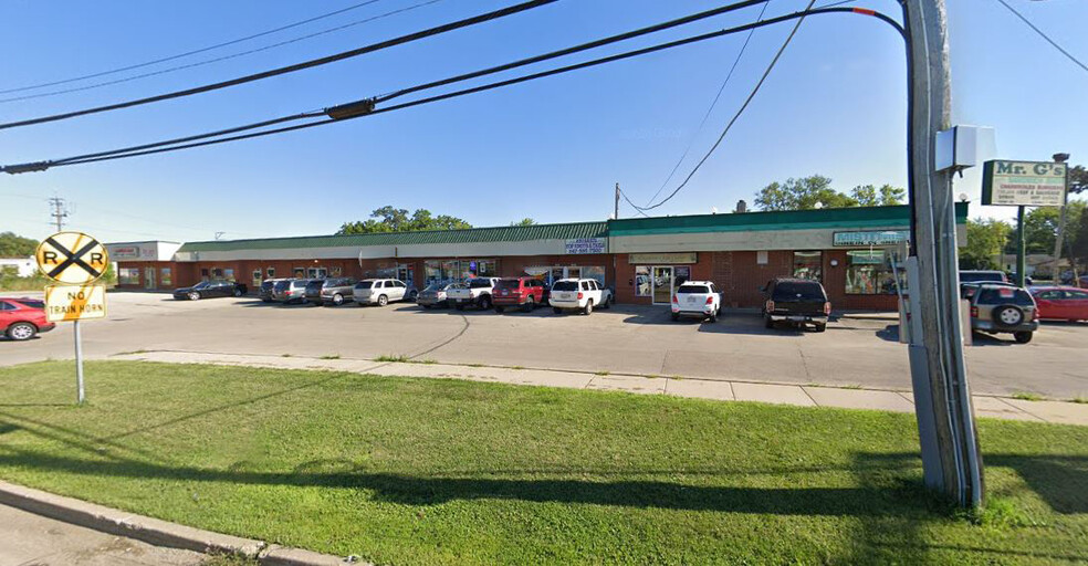 340-360 W North Ave, Antioch, IL for sale - Building Photo - Image 1 of 1