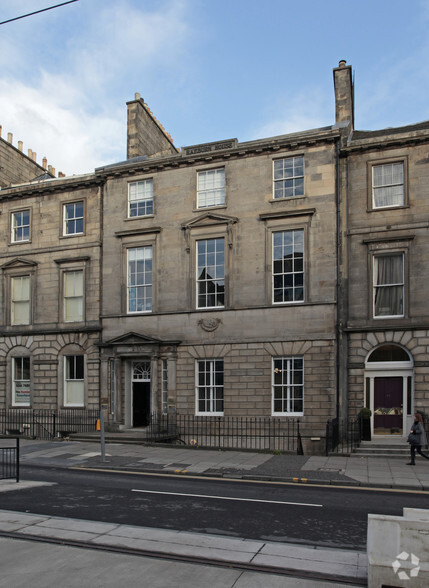 32 York Pl, Edinburgh for rent - Primary Photo - Image 1 of 9