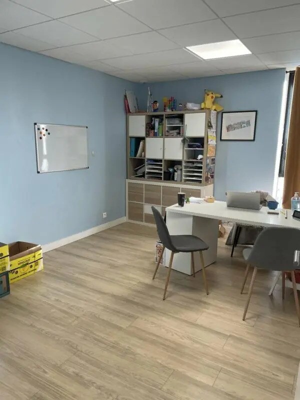 Location Bureaux 103 m² - Photo 1