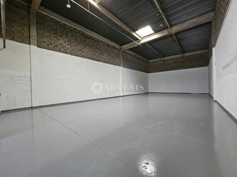 Light Industrial in Gennevilliers to rent - Building Photo - Image 3 of 38