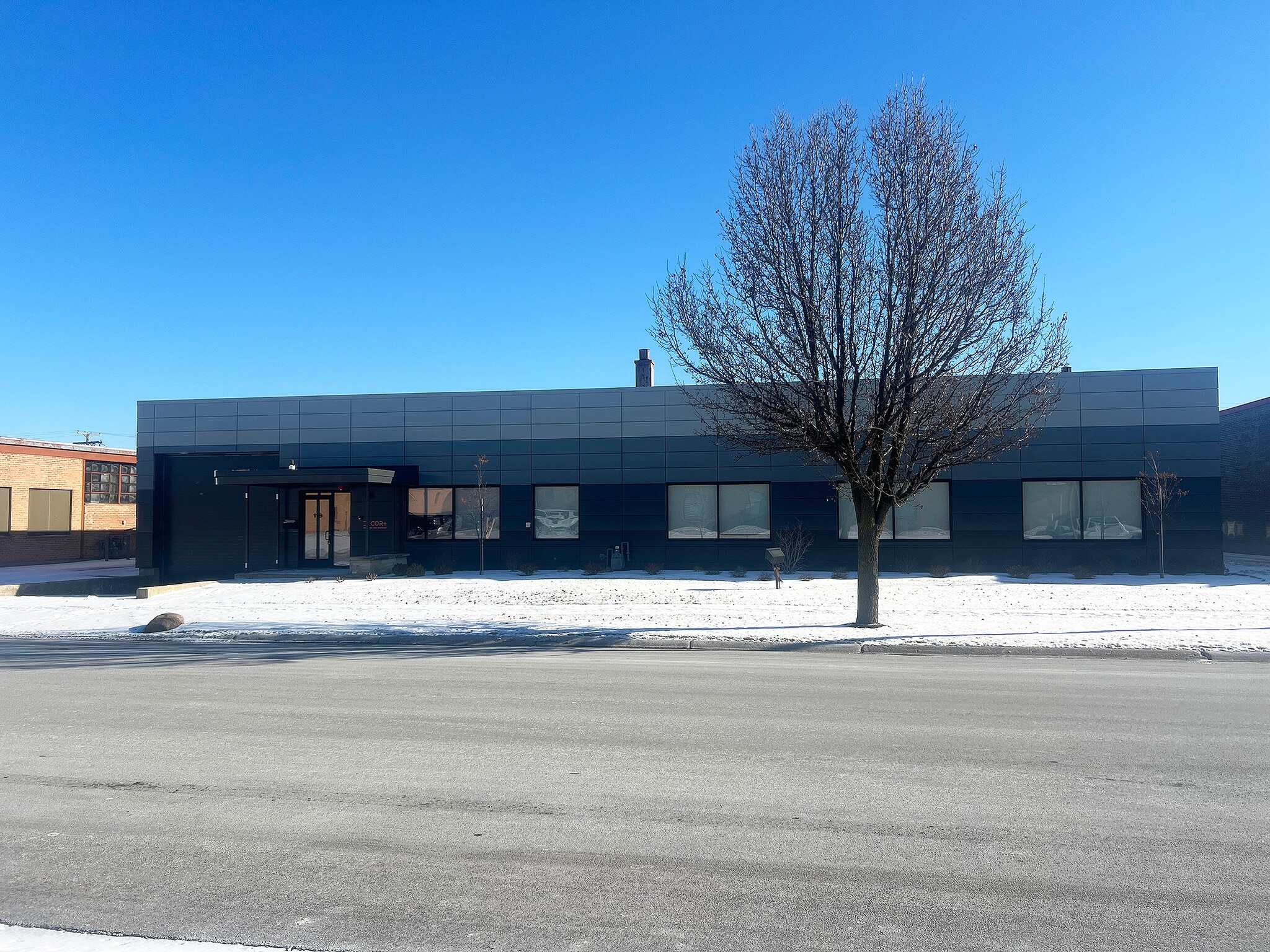 119 Bond St, Elk Grove Village, IL to rent Building Photo- Image 1 of 14