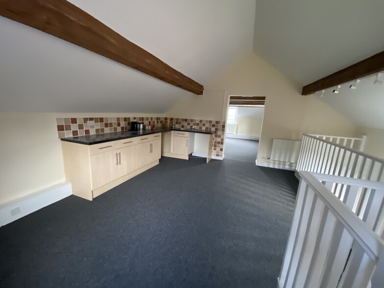 Oakbank Ct, Tattenhall for rent - Interior Photo - Image 2 of 3