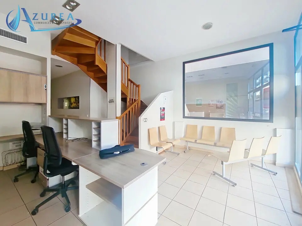 Vente Commerce 156 m² - Photo 1