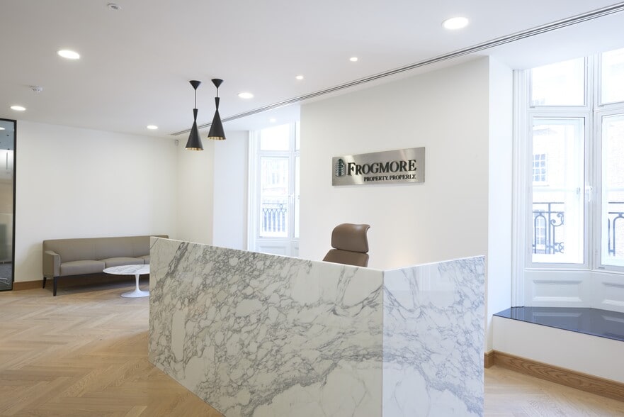 11-15 Wigmore St, London to rent - Interior Photo - Image 3 of 25