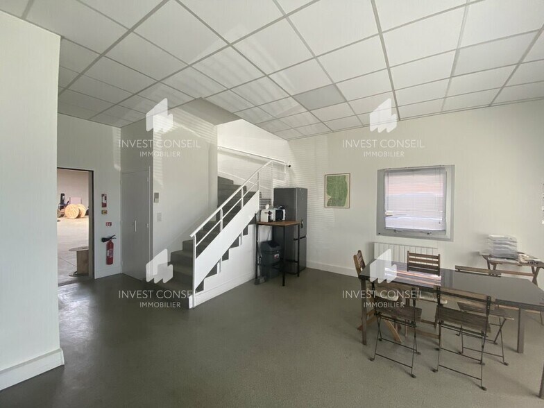 1 Rue Denis Papin, Cormeilles-en-Parisis to rent - Interior Photo - Image 2 of 5