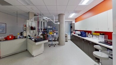 700 Washington St, Vancouver, WA to rent Building Photo- Image 2 of 8