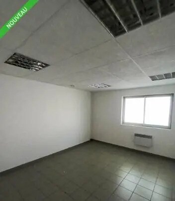 Light Industrial in Avignon to rent - Interior Photo - Image 2 of 4