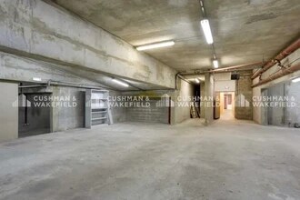 23 Rue Pierre Curie, Courbevoie to rent Interior Photo- Image 2 of 3