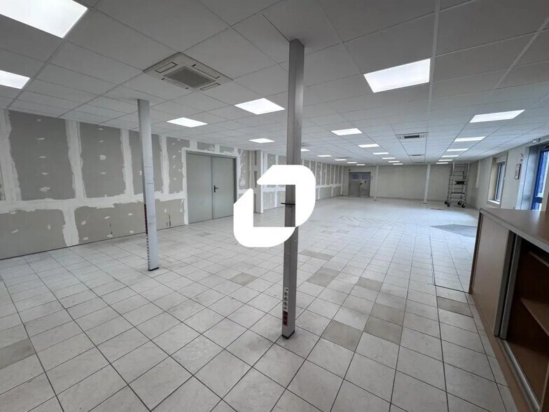 3 A Rue Vauban, Mundolsheim to rent - Building Photo - Image 3 of 26