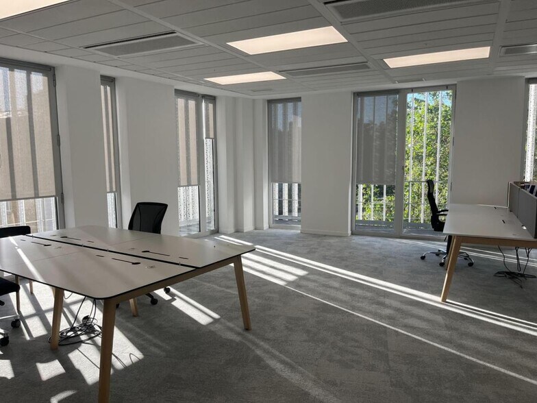 60 Avenue Edouard Vaillant, Boulogne-Billancourt to rent - Interior Photo - Image 3 of 11