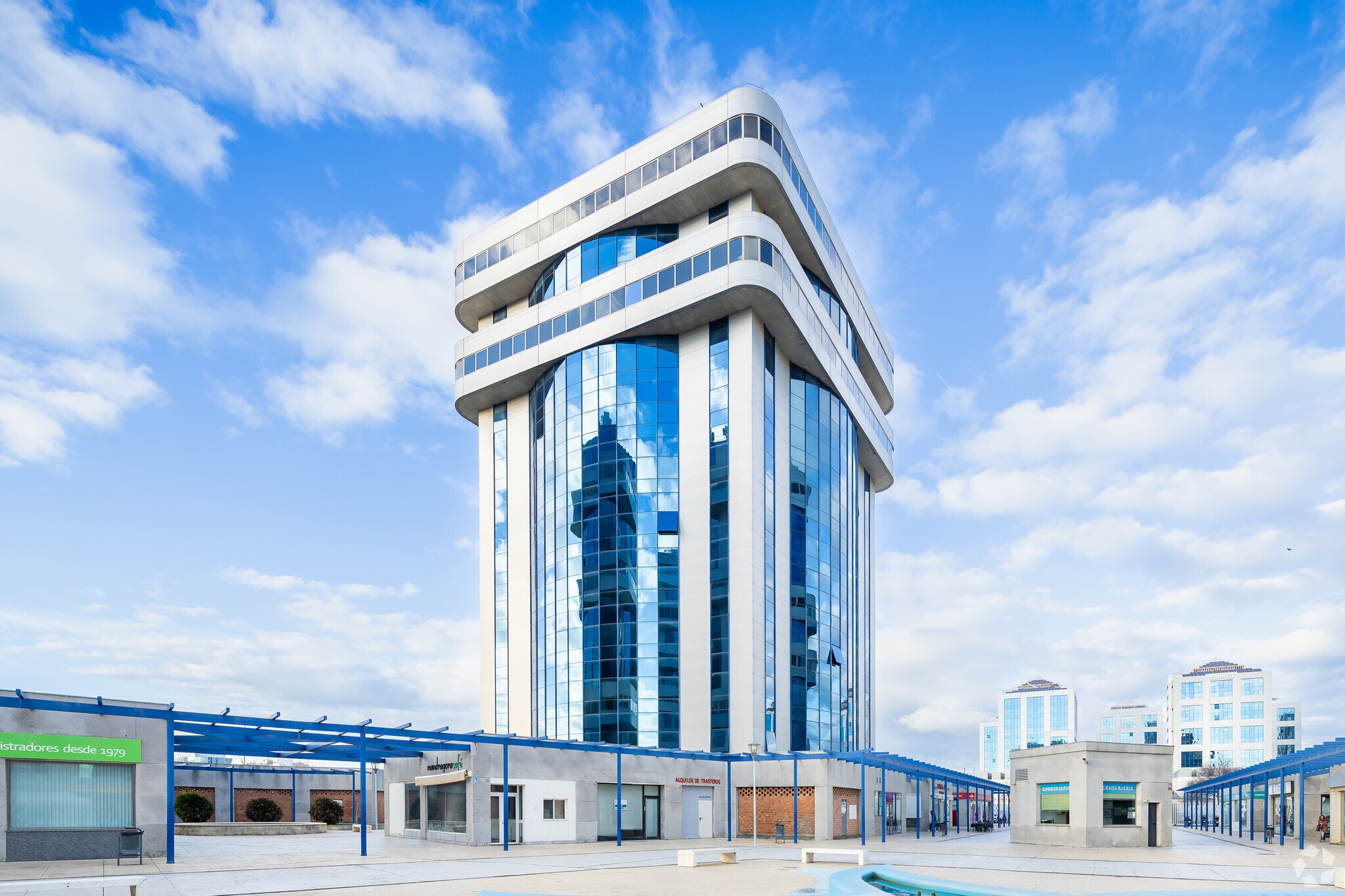 Calle Astronomía, 1, Sevilla, Sevilla for sale Primary Photo- Image 1 of 11