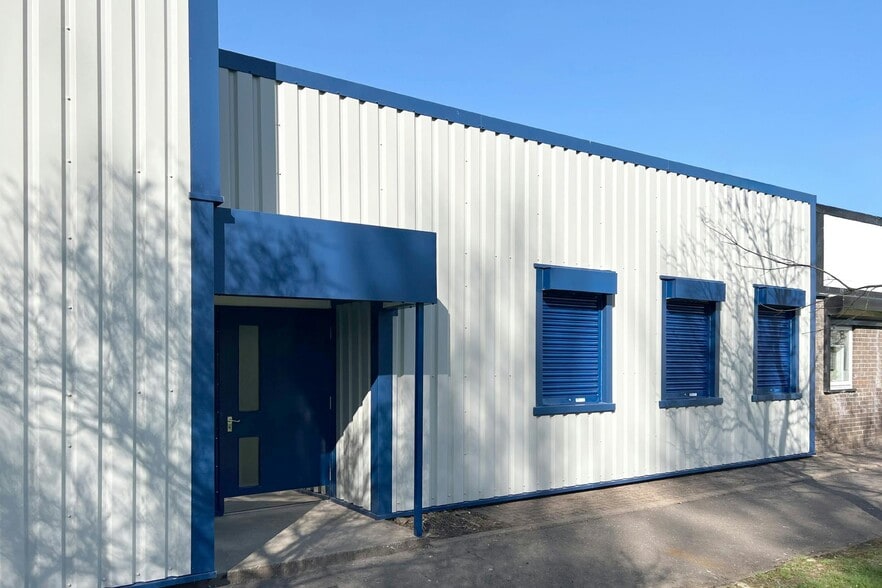 Units 7-13 Carron Place Kelvin Industrial Estate, East Kilbride to rent - Building Photo - Image 2 of 39