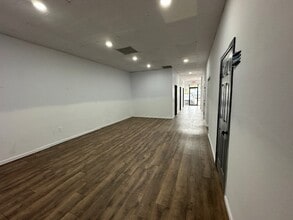 18441 Highway 105 W, Montgomery, TX to rent Interior Photo- Image 1 of 6