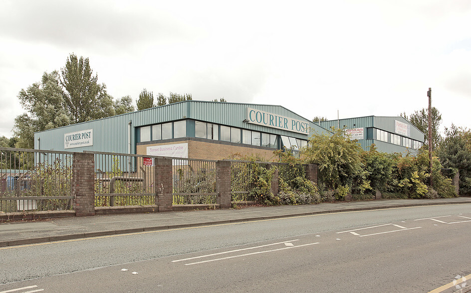 Waterloo Rd, Widnes for rent - Building Photo - Image 3 of 4