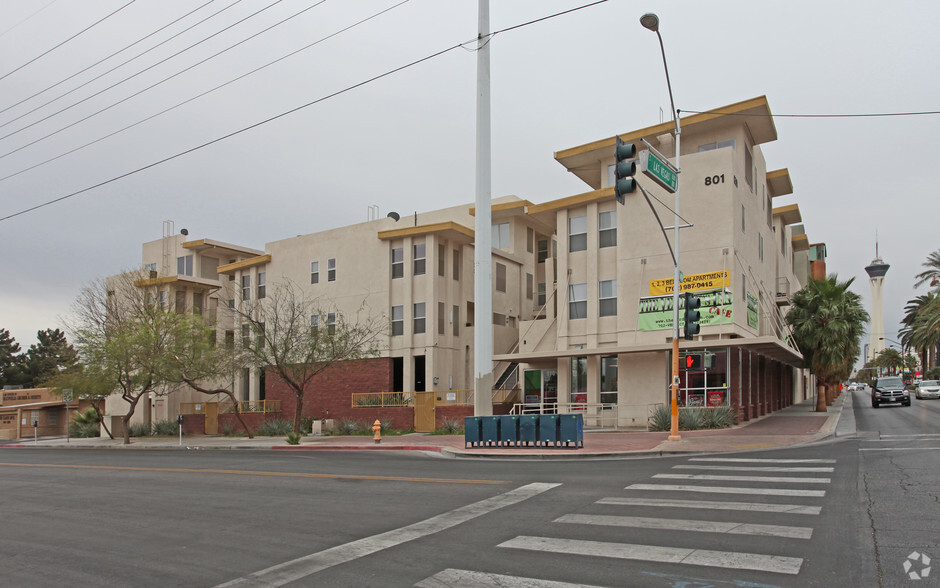 801 Las Vegas Blvd S, Las Vegas, NV for sale - Primary Photo - Image 1 of 1