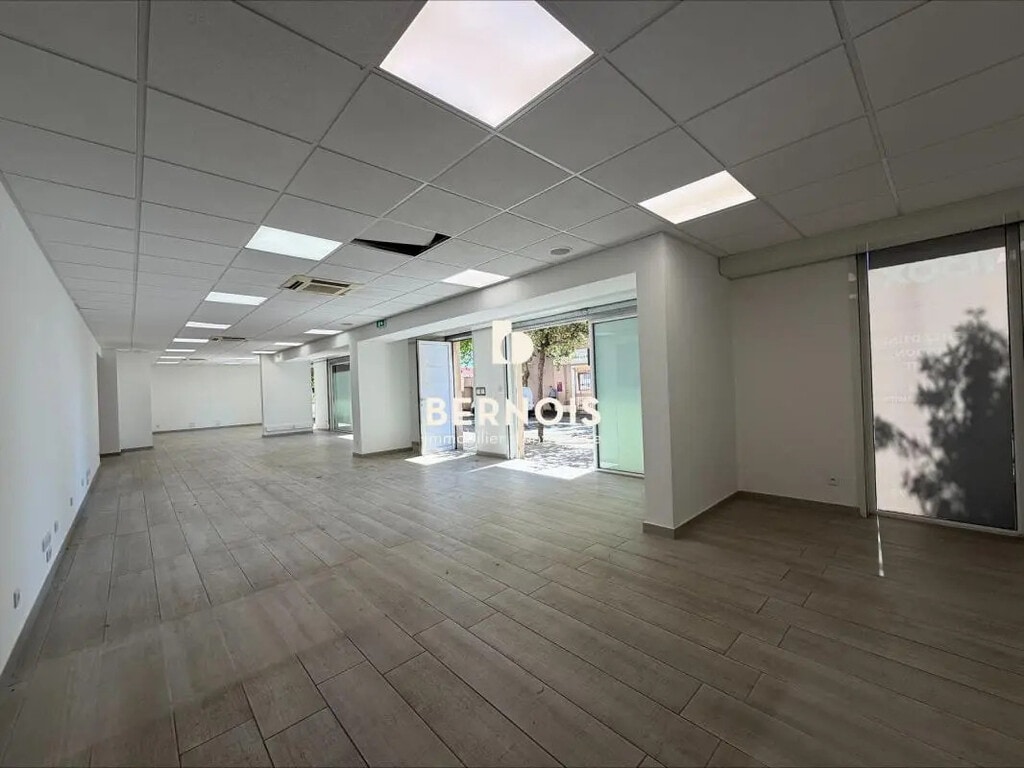 Vente Commerce 146 m² - Photo 1