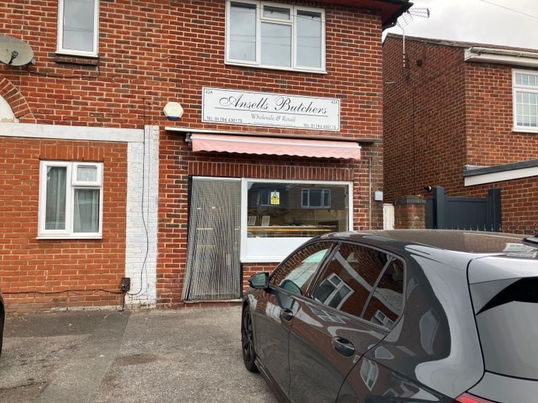 42A Bond St, Englefield Green to rent - Building Photo - Image 2 of 2