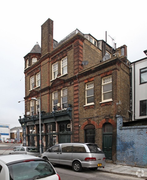 58 Stamford Hl, London to rent - Building Photo - Image 2 of 3