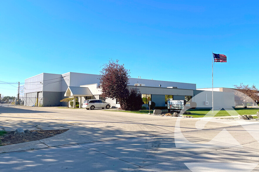 32471 Industrial Dr, Madison Heights, MI for sale - Building Photo - Image 1 of 4