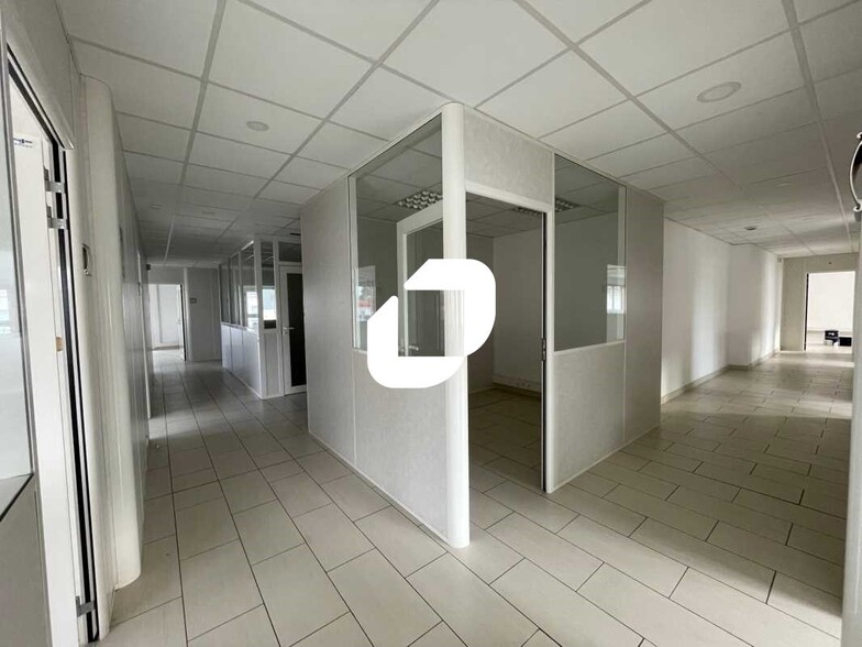 Office in Décines-Charpieu to rent - Interior Photo - Image 3 of 14