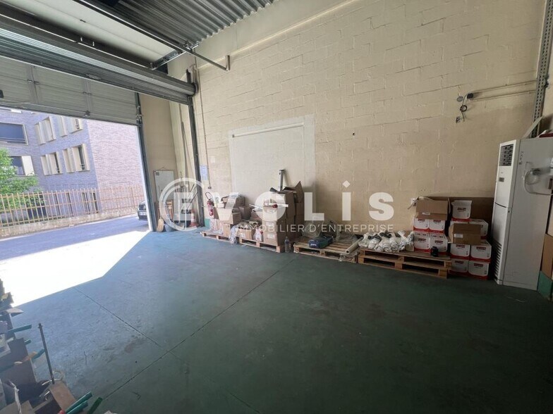 Light Industrial in Boissy-Saint-Léger to rent - Building Photo - Image 2 of 16