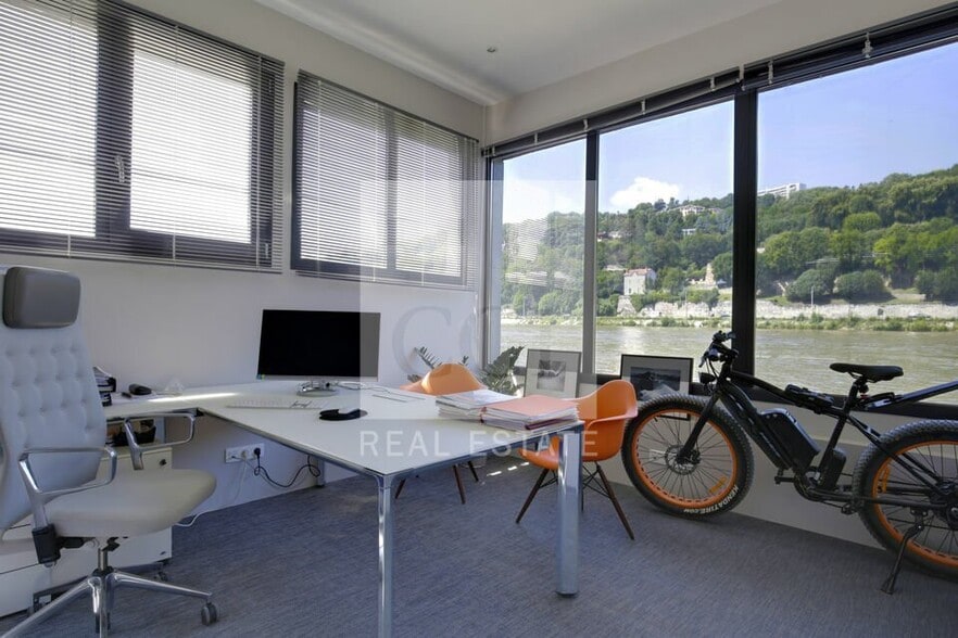 Office in Lyon to rent - Interior Photo - Image 2 of 8