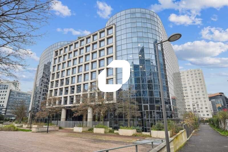 Office in Courbevoie to rent - Building Photo - Image 2 of 14