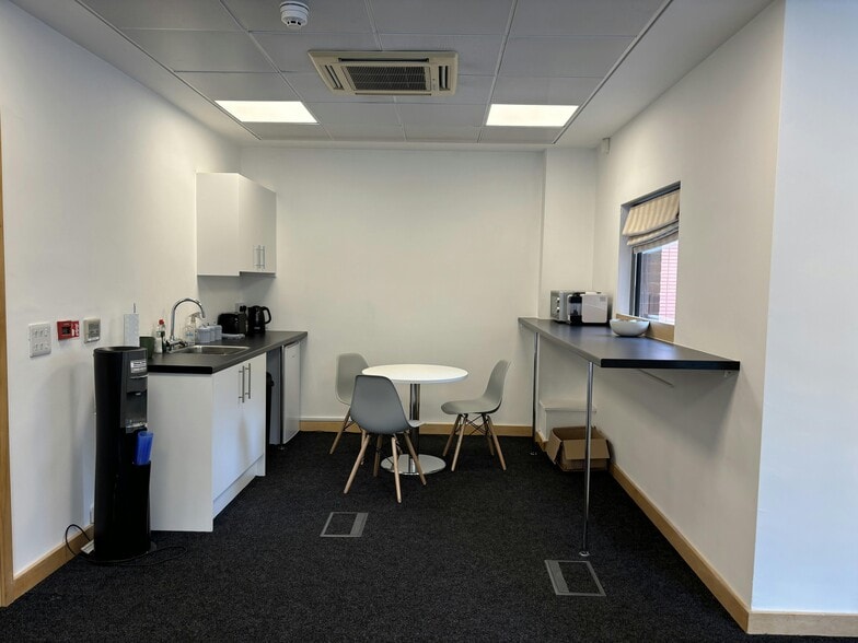 6 Lower Byrom St, Manchester for sale - Building Photo - Image 2 of 7