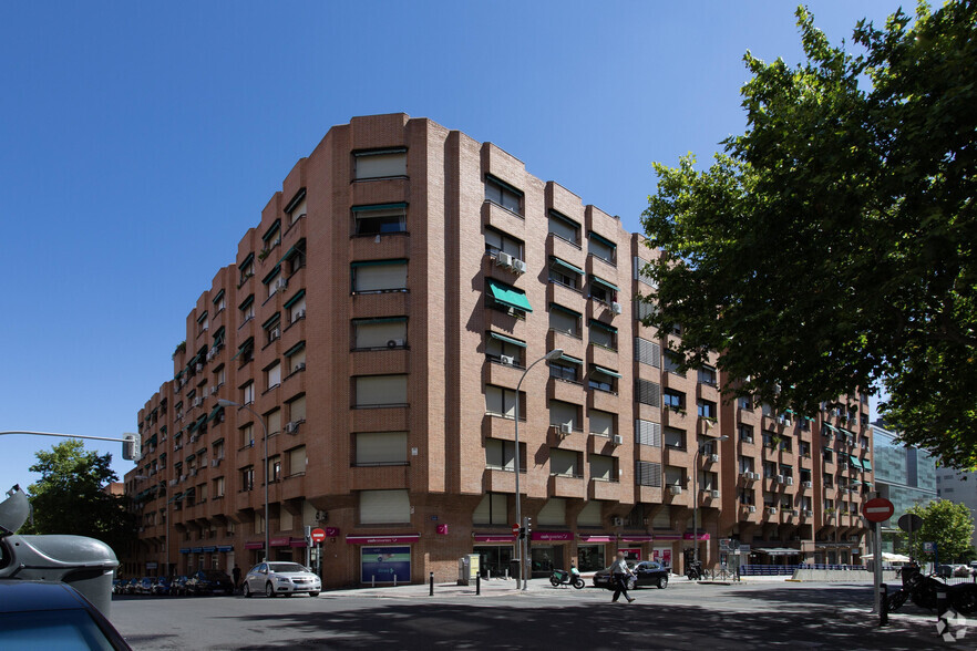 Calle Aviador Zorita, 12, Madrid, Madrid for sale - Building Photo - Image 1 of 2