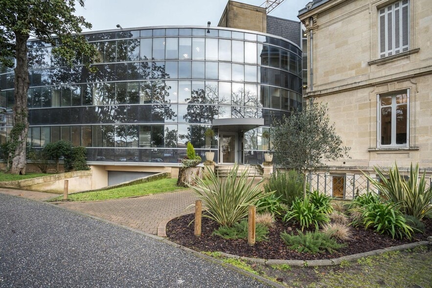 81 Boulevard Pierre 1er, Le Bouscat to rent - Building Photo - Image 2 of 18