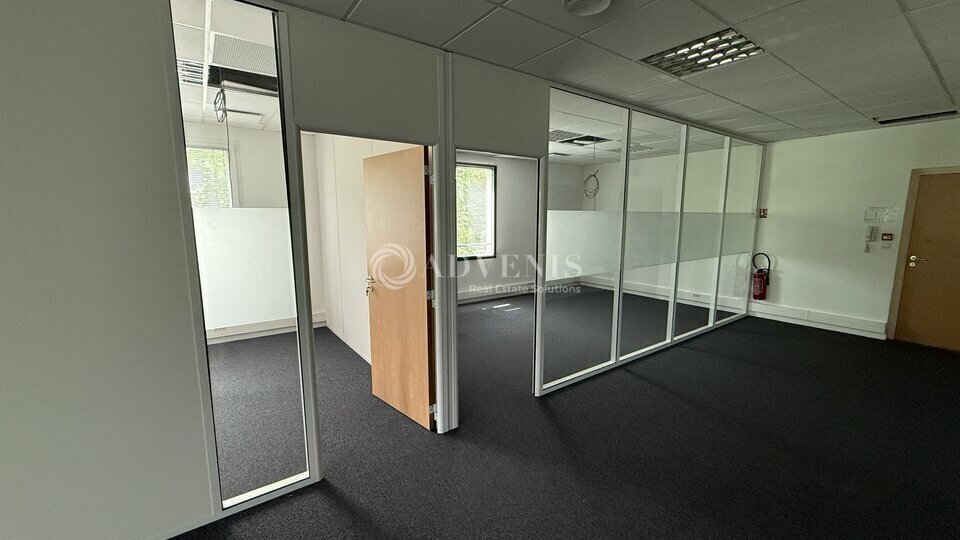 1 Rue De Berlin, Montévrain to rent - Interior Photo - Image 2 of 12