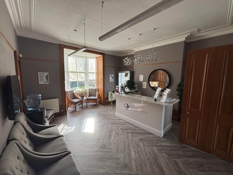 9 Carden Pl, Aberdeen to rent - Building Photo - Image 3 of 4