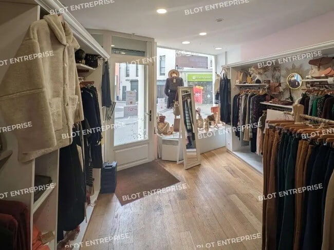 Location Commerce 56 m²