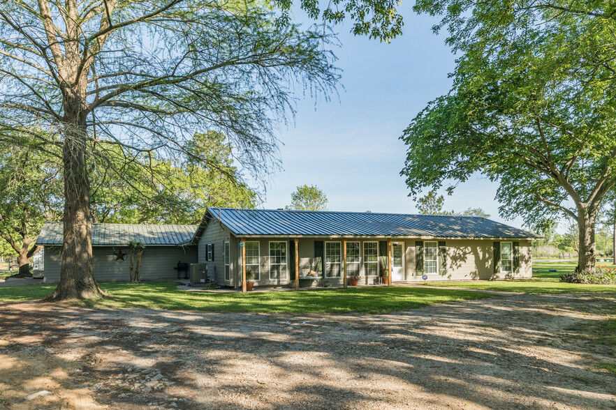 2047 County Road 540, Alvin, TX for sale - Primary Photo - Image 1 of 1