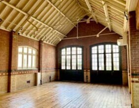 St James Sq, Cheltenham to rent Interior Photo- Image 1 of 5