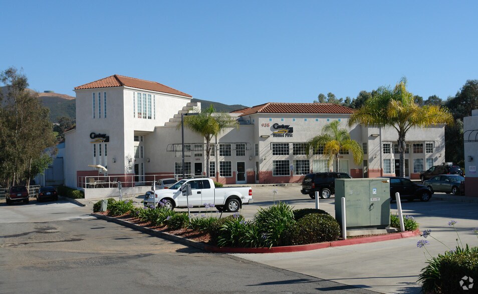 935 W San Marcos Blvd, San Marcos, CA for rent - Building Photo - Image 2 of 3