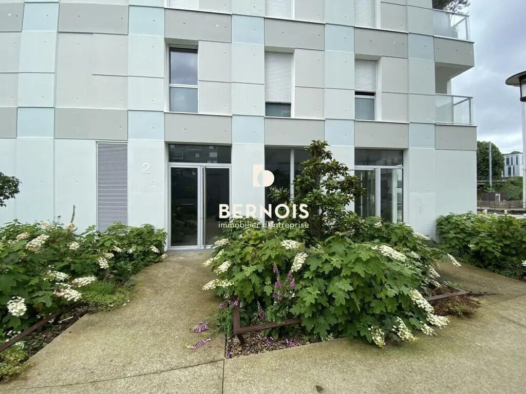 Location Bureaux 116 m² - Photo 1