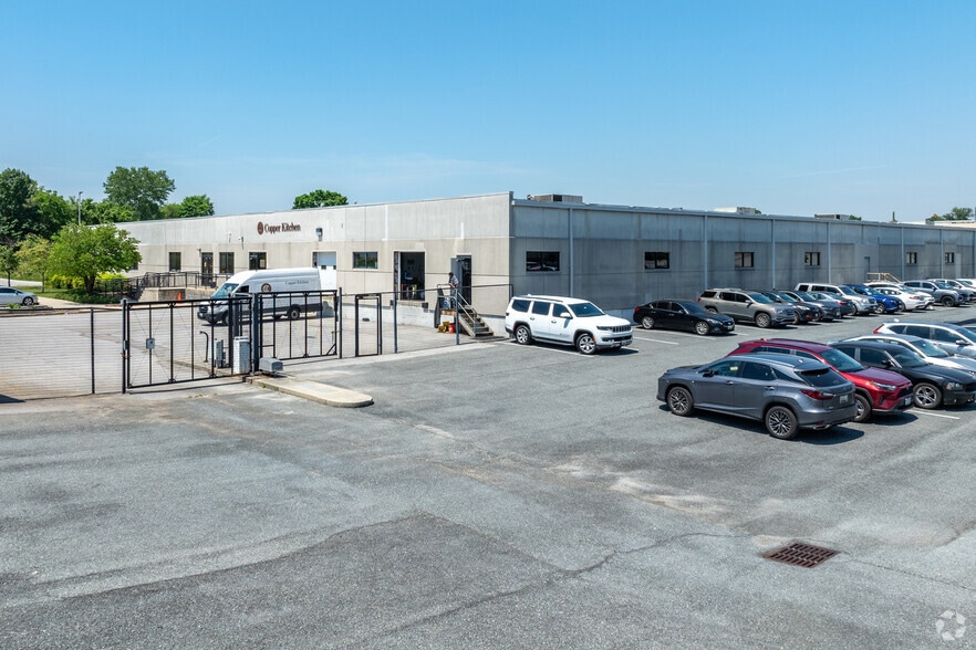 2050 Washington Blvd, Baltimore, MD to rent - Building Photo - Image 3 of 7