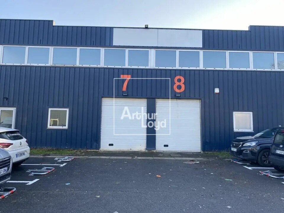 4 Route De Longjumeau, Chilly-Mazarin to rent Primary Photo- Image 1 of 7