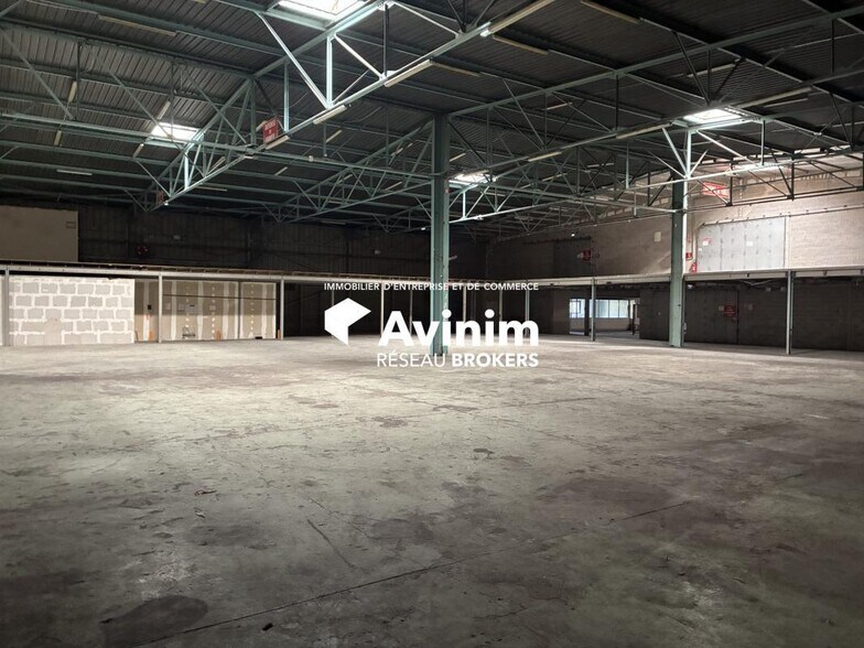 Industrial in Aubagne to rent - Interior Photo - Image 1 of 10