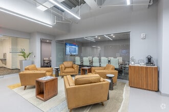 1085 Raymond Blvd, Newark, NJ to rent Interior Photo- Image 2 of 3